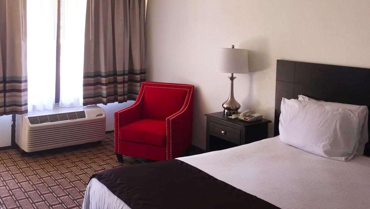 Francis Hotel