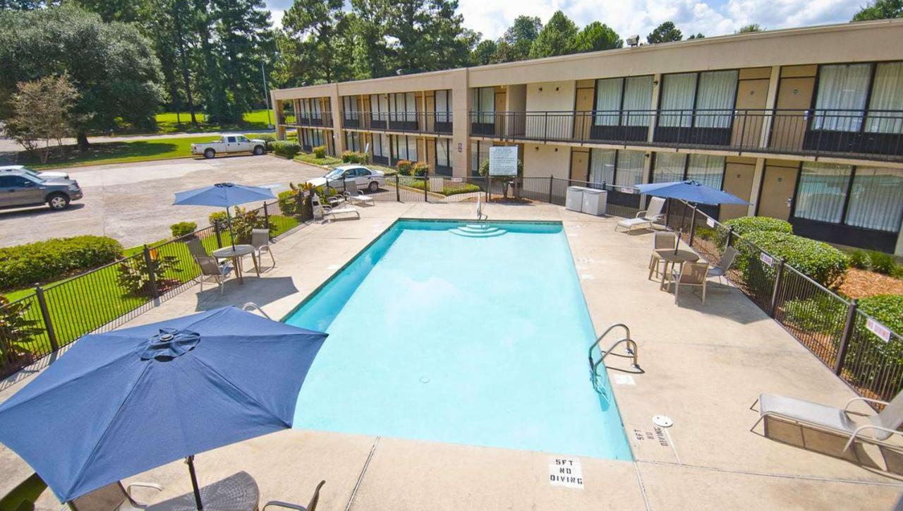 Francis Hotel 2*