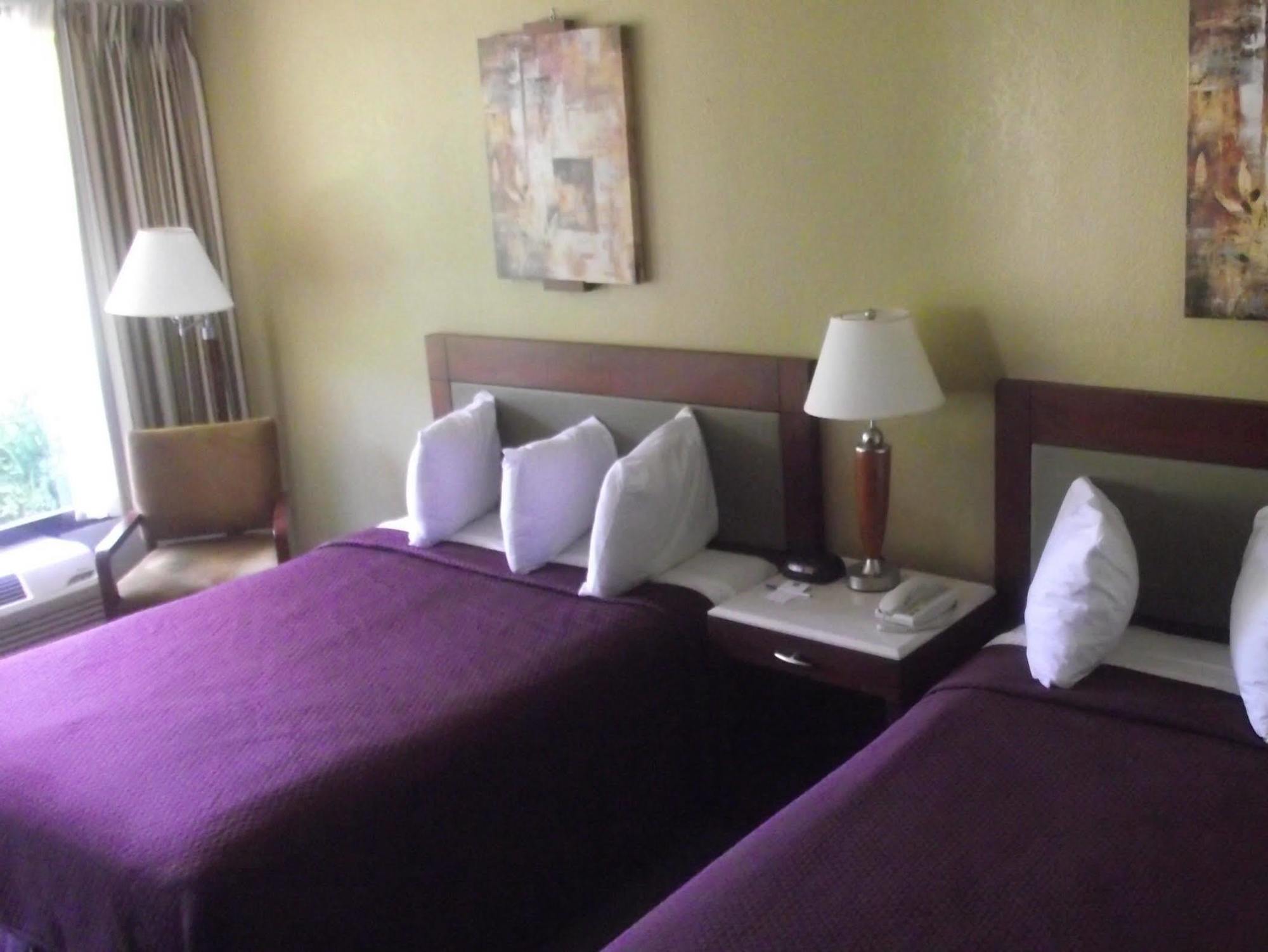 Francis Hotel
